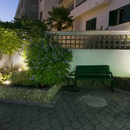 Vidos Apartman *