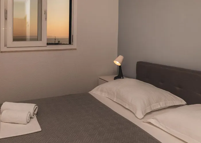 Vidos Apartment *